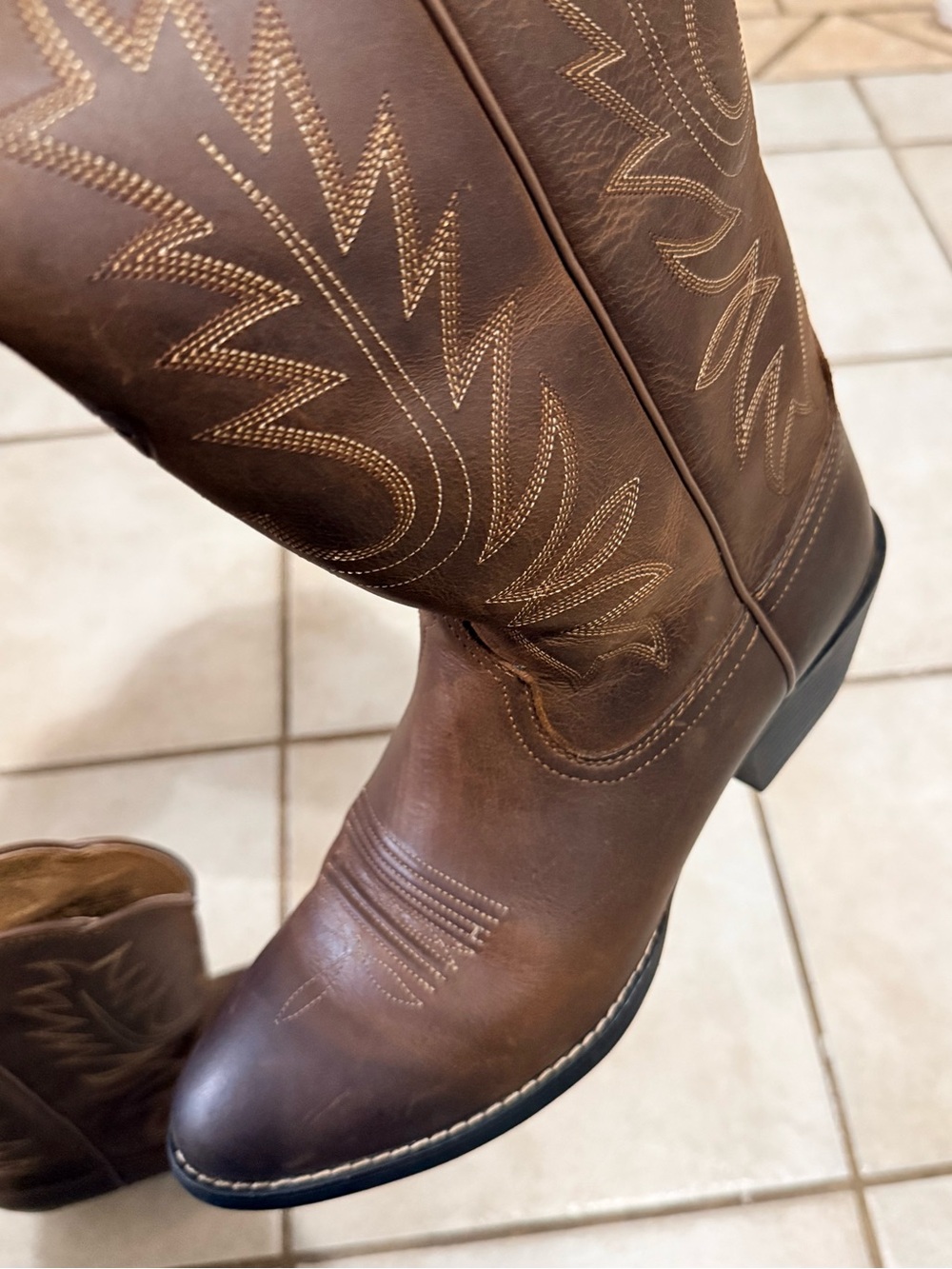 Ariat Women's Brown Heritage Western Round Toe Leather Heeled  Distressed Boots - Picture 9 of 15